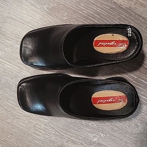 Flat high heel leather shoes